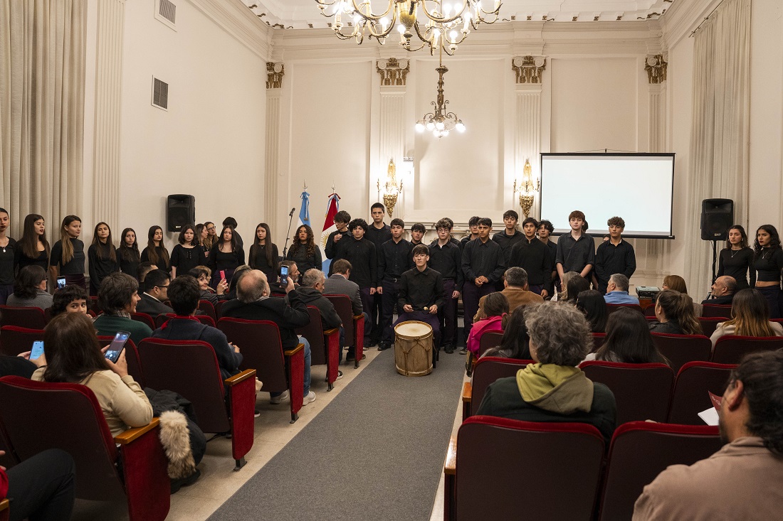 Se presentó una revista de historias cordobesas en la antigua Legislatura Se presentó una revista de historias cordobesas en la antigua Legislatura