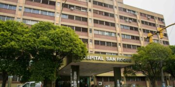 Pueden acceder personas mayores a 16 años que presenten manchas o lunares en la piel.