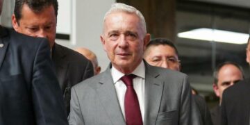 Revocaron la condena del ex presidente Álvaro Uribe Revocaron la condena del ex presidente Álvaro Uribe