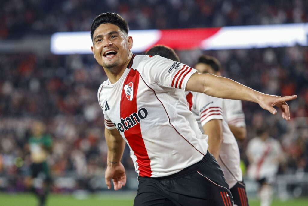 River y Racing se juegan el último cupo a la semifinal: horario y formaciones