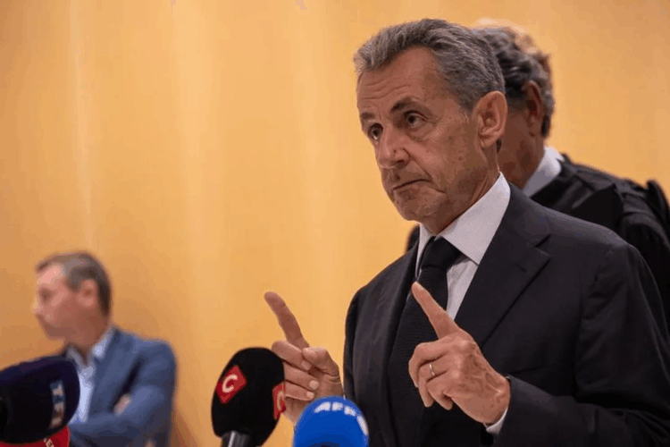Sarkozy denunció lo que llamó un "escándalo judicial".