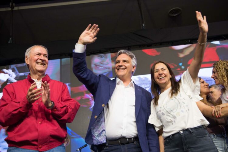 Ya nada será igual en el tablero de la política cordobesa Juan Schieretti, diputado electo;  Martín Llaryora, gobernador; y Carolina Basualdo, diputada electa.