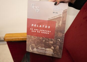 Se presentó una revista de historias cordobesas en la antigua Legislatura