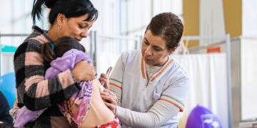 Día Internacional de la lucha contra la Poliomielitis: la importancia de la vacunación Si bien la poliomielitis fue erradicada en la región de las Américas en 1994, las coberturas de vacunación actual representan una alerta de reintroducción del virus en la Argentina.