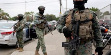 Seis personas murieron en un ataque armado en Ecuador