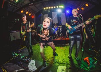 Armando Flores cumple 30 años: La banda que fusionó el rock con la poesía urbana celebra con un show épico