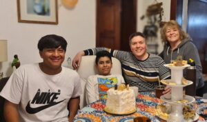 Nunca es tarde para una familia: la adopción de adolescentes en Córdoba