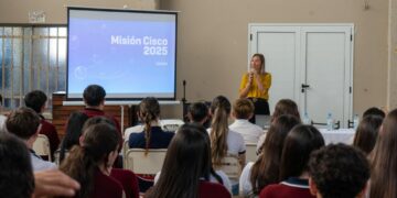 Estudiantes del secundario podrán acceder a cursos tecnológicos gratuitos