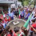 Alumnos y alumnas de las escuelas que llevaron a cabo la restauración.