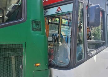 Tres colectivos colisionaron en el centro de la ciudad