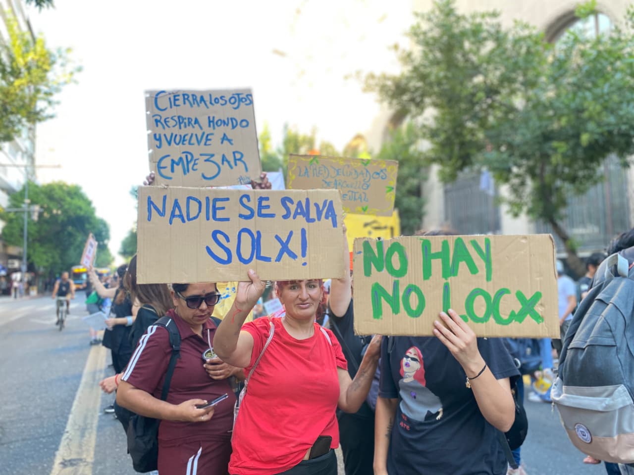 En una Argentina en crisis, la salud mental se reclama en las calles: “No se cura con pastillas, sino con trabajo, vivienda y dignidad” En una Argentina en crisis, la salud mental se reclama en las calles: “No se cura con pastillas, sino con trabajo, vivienda y dignidad”