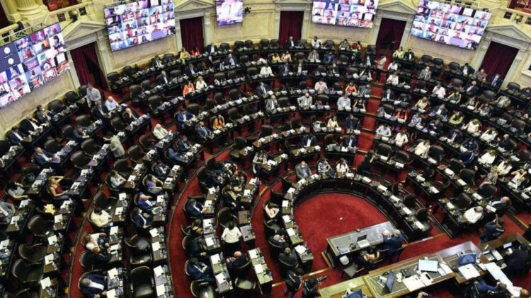 Diputados opositores pidieron una sesión especial para debatir la reforma de los DNU y la salida de José Luis Espert de la Comisión de Presupuesto, en una jornada que promete tensión con el oficialismo.