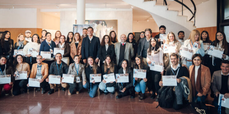 entregó 128 credenciales y certificados a nuevos Guías de Turismo