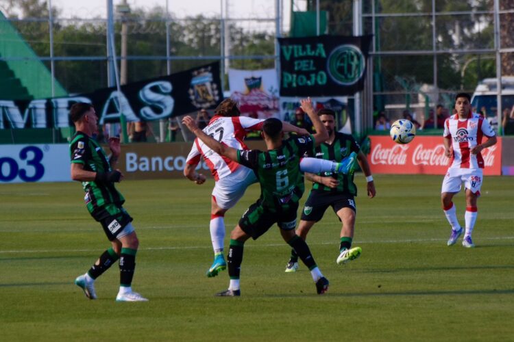 Instituto empató sin goles frente a San Martín de San Juan