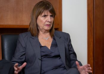 Bullrich afirma que el Gobierno no se comunicará con quienes “tienen la cabeza formateada en el kirchnerismo”