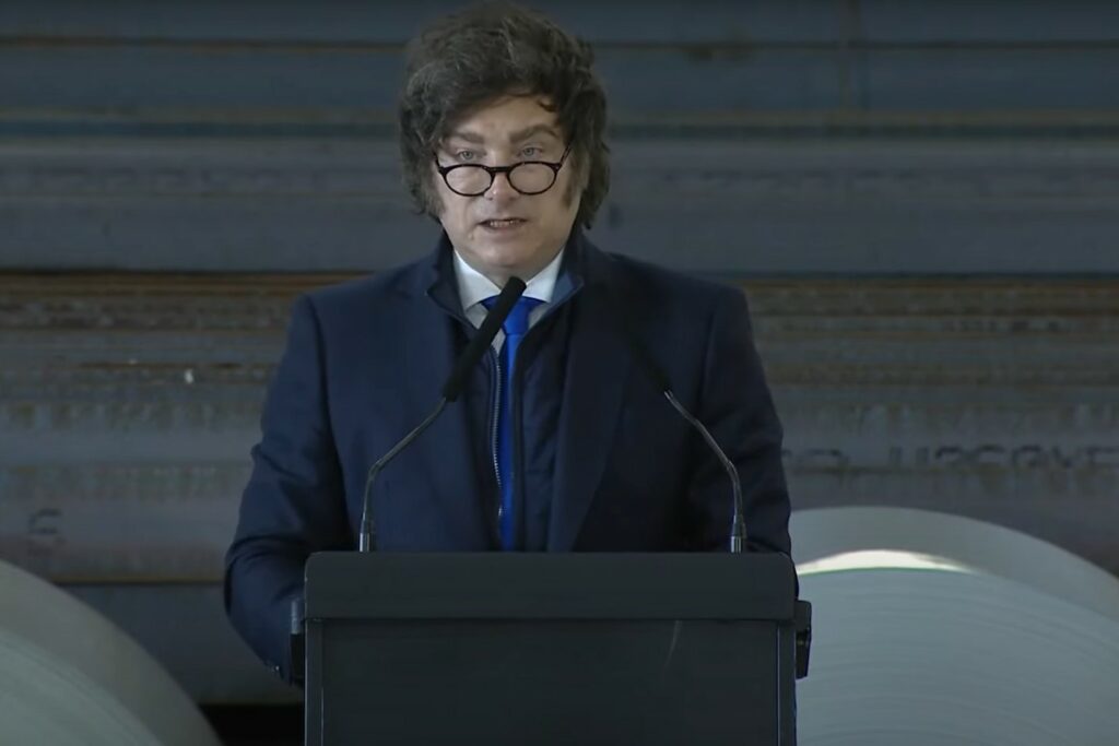Milei celebró el acuerdo entre YPF y Eni y lo definió como “la inversión más grande de la historia argentina”