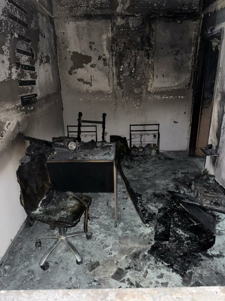 Intentó robar en un comercio, provocó un incendio y terminó detenido Operativo policial en barrio Villa Urquiza.