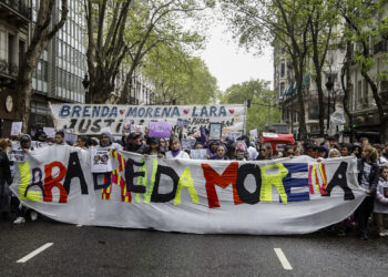 Movilización en Buenos Aires por el triple crimen de Florencio Varela, en el que fueron asesinadas Brenda del Castillo, de 20 años, Morena Verdi, de la misma edad, y Lara Gutiérrez, de 15 años.