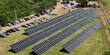 Villa del Dique puso en marcha su primer parque solar comunitario Estas nuevas obras en Villa del Dique, se integran a la estrategia provincial de modernización de redes rurales con incorporación de tecnologías de distribución inteligente, automatización, telecontrol y generación distribuida.