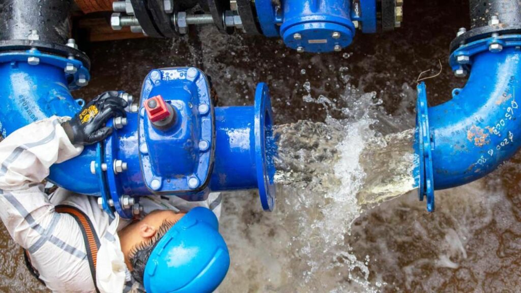 Más de 15 millones de argentinos no tienen agua corriente, gas natural o cloacas Agua