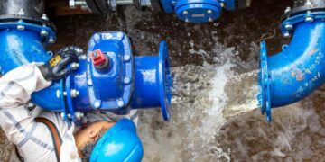 Más de 15 millones de argentinos no tienen agua corriente, gas natural o cloacas Agua