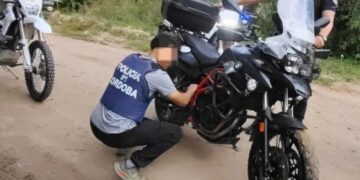 Recuperan una moto de alta gama y detienen a tres adolescentes por robos “levanta portones” Recuperan una moto de alta gama y detienen a tres adolescentes por robos “levanta portones”
