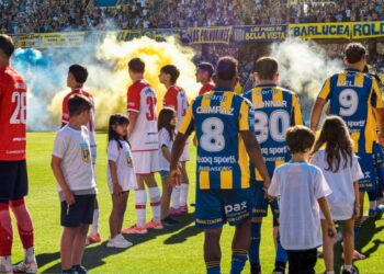 AFA sancionó a los jugadores de Estudiantes que hicieron el pasillo de espaldas