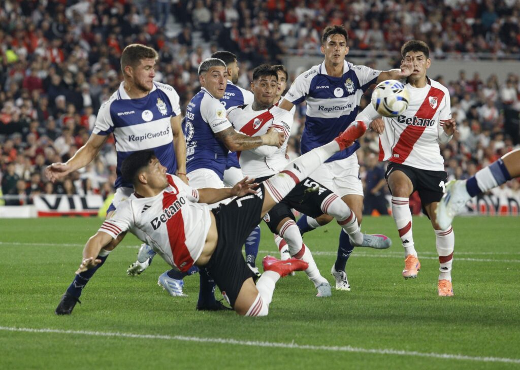 Gimnasia derrotó a un River desconocido que llega cabizbajo al Superclásico Gimnasia derrotó a un River desconocido que llega cabizbajo al Superclásico