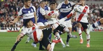 Al finalizar el primer tiempo, River y Gimnasia igualan 0-0