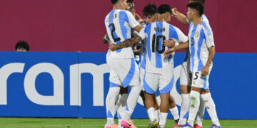 Argentina lo dio vuelta y se llevó un triunfazo en la primera fecha del Mundial Sub-17