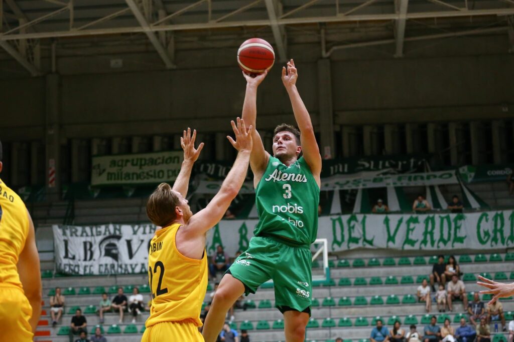 Atenas volvió a perder y llegó a seis derrotas al hilo de local