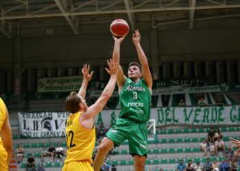 Atenas volvió a perder y llegó a seis derrotas al hilo de local