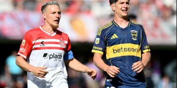 Boca se lo ganó sobre la hora a Estudiantes en un final caliente