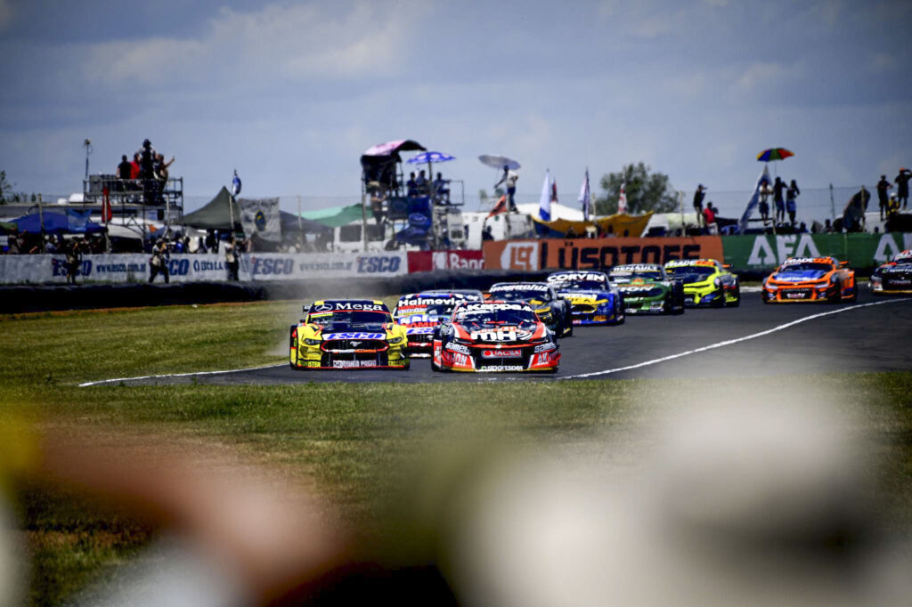 Canapino ganó en Paraná y alcanzó un récord histórico en el Turismo Carretera