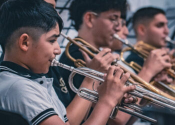 Celebración musical en la Isla Crisol del Parque Sarmiento
