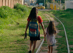 Ángeles en el cineclub, un film que enciende humanidad en los márgenes Ángeles en el cineclub, un film que enciende humanidad en los márgenes