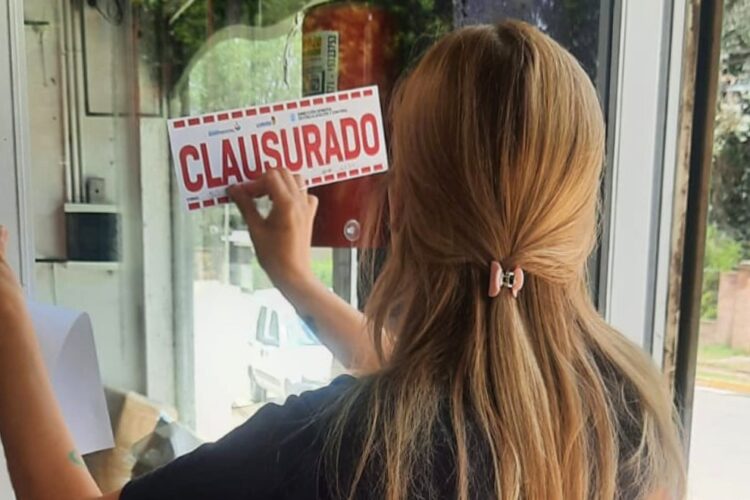 Clausuraron tres establecimientos por venta ilegal de zooterápicos Como resultado, se interdictaron 1.100 productos y se intimó a otros establecimientos a regularizar su situación.