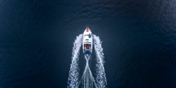 Córdoba prohíbe la navegación en ríos y arroyos