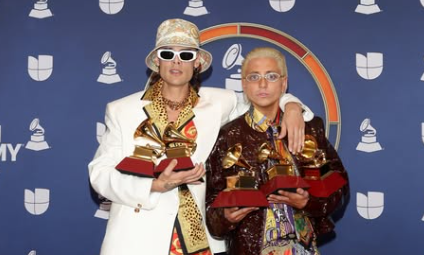Una noche histórica para la música argentina en los Latin Grammy 2025 El dúo argentino posa con las cinco estatuillas obtenidas en la edición 2025.