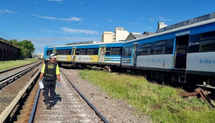 Descarriló un tren de la línea Sarmiento Por el descarrilamiento, el servicio fue suspendido parcialmente.