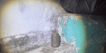 Detuvieron a un hombre que amenazaba a vecinos con una granada en Villa El Libertador Detuvieron a un hombre que amenazaba a vecinos con una granada en Villa El Libertador