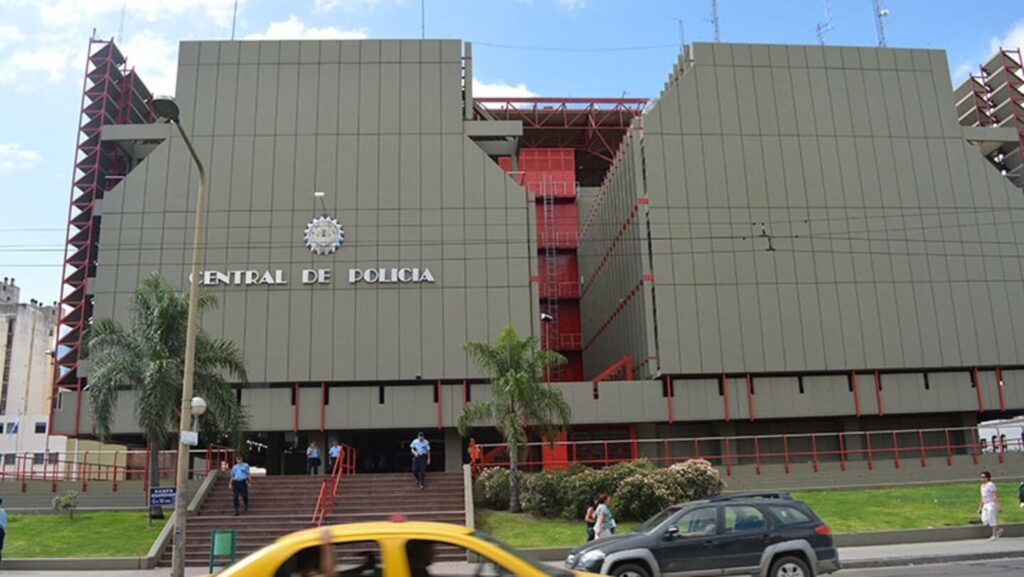 Detuvieron al cabo acusado de fotografiar a compañeras Detuvieron al cabo acusado de fotografiar a compañeras