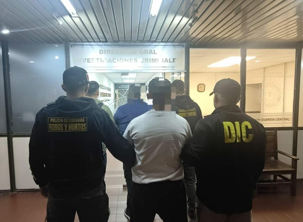 Detuvieron en Córdoba a dos hombres buscados por robos con inhibidores en el Chaco