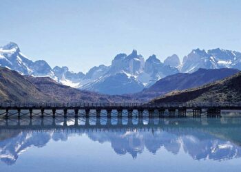 Dos turistas murieron y siete siguen desaparecidos tras una violenta tormenta de nieve