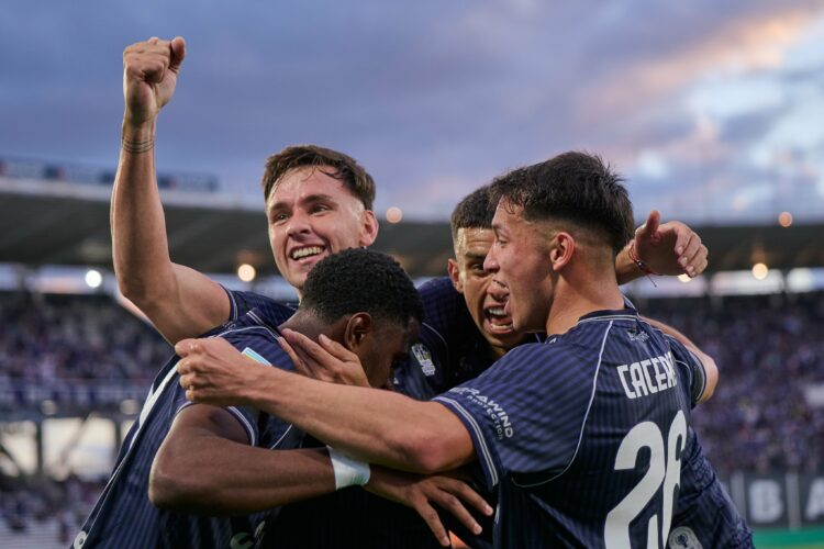 El festejo albiazul en el Kempes tras una victoria que vale doble