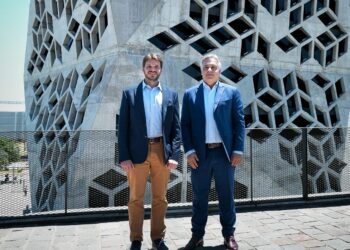 El gobernador Martín Llaryora recibió en la mañana al Vicepresidente de Mercado Libre Argentina, Adrían Ecker.