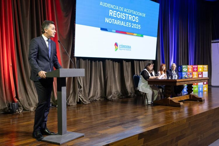 El ministro Manuel Calvo encabezó la ceremonia de nombramiento de las autoridades.