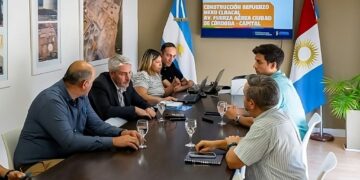 En la reunión, se presentaron cinco oferentes para realizar los trabajos.