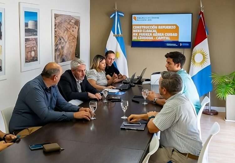 En la reunión, se presentaron cinco oferentes para realizar los trabajos.