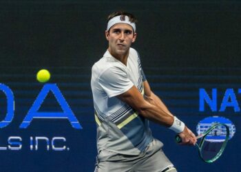 Etcheverry remontó un partido adverso y se llevó un valioso triunfo ante McDonald